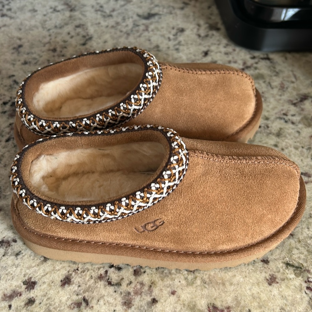 UGG child’s slip on